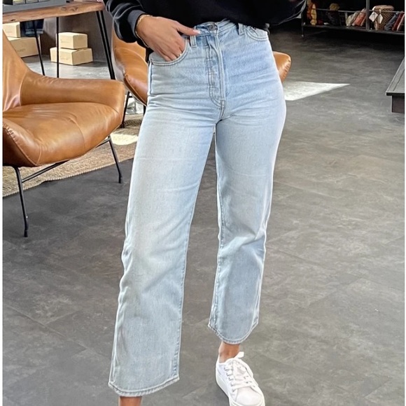 Levi's Ribcage Straight Ankle Jeans - Picture 4 of 16